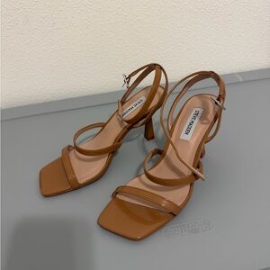 Steve Madden tan strapped heels 7.5